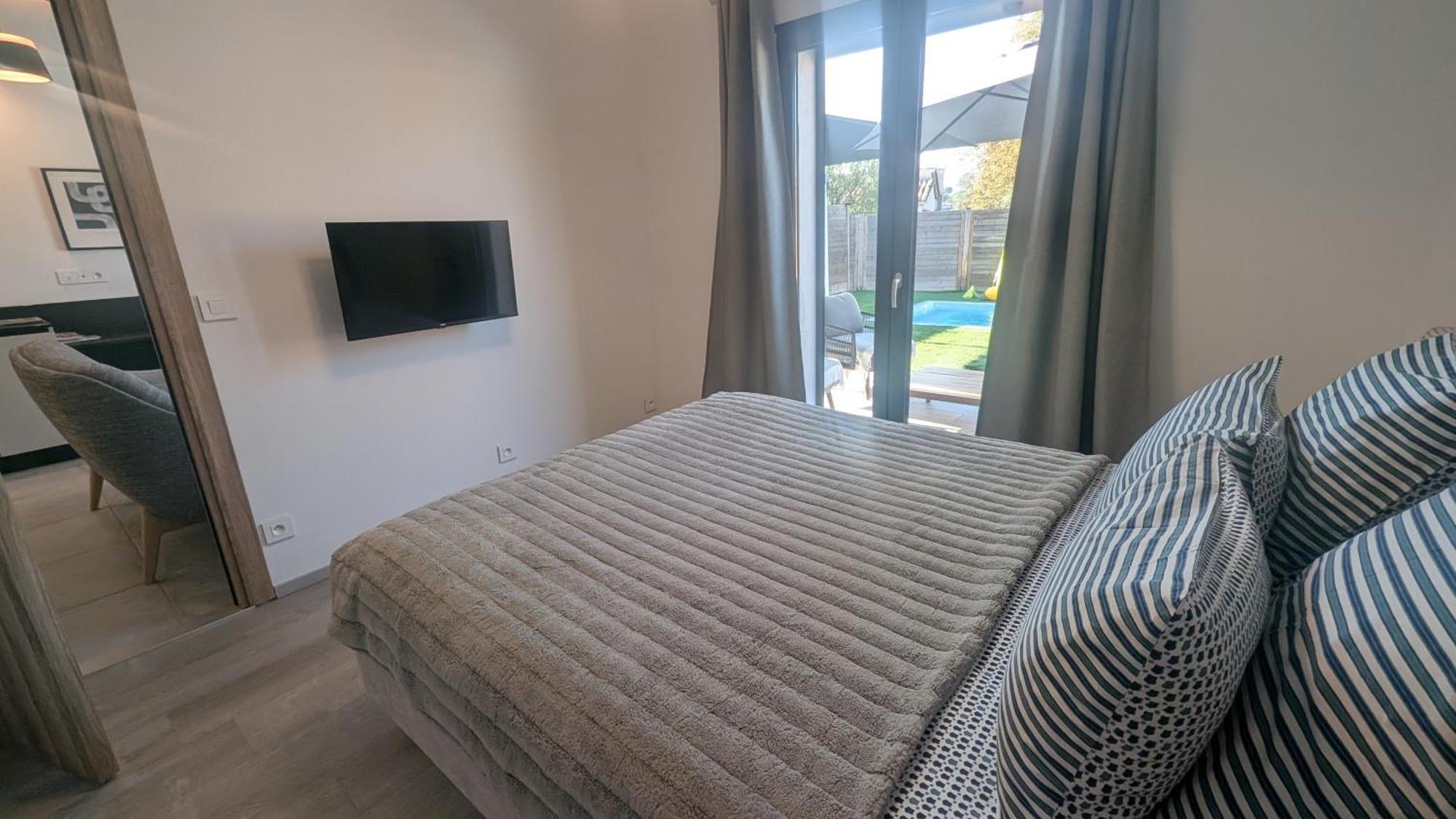 Appartement Luxe Avec Piscine Chauffee & Jacuzzi Prive - Cote D'Azur Рокфор-ле-Пен Экстерьер фото