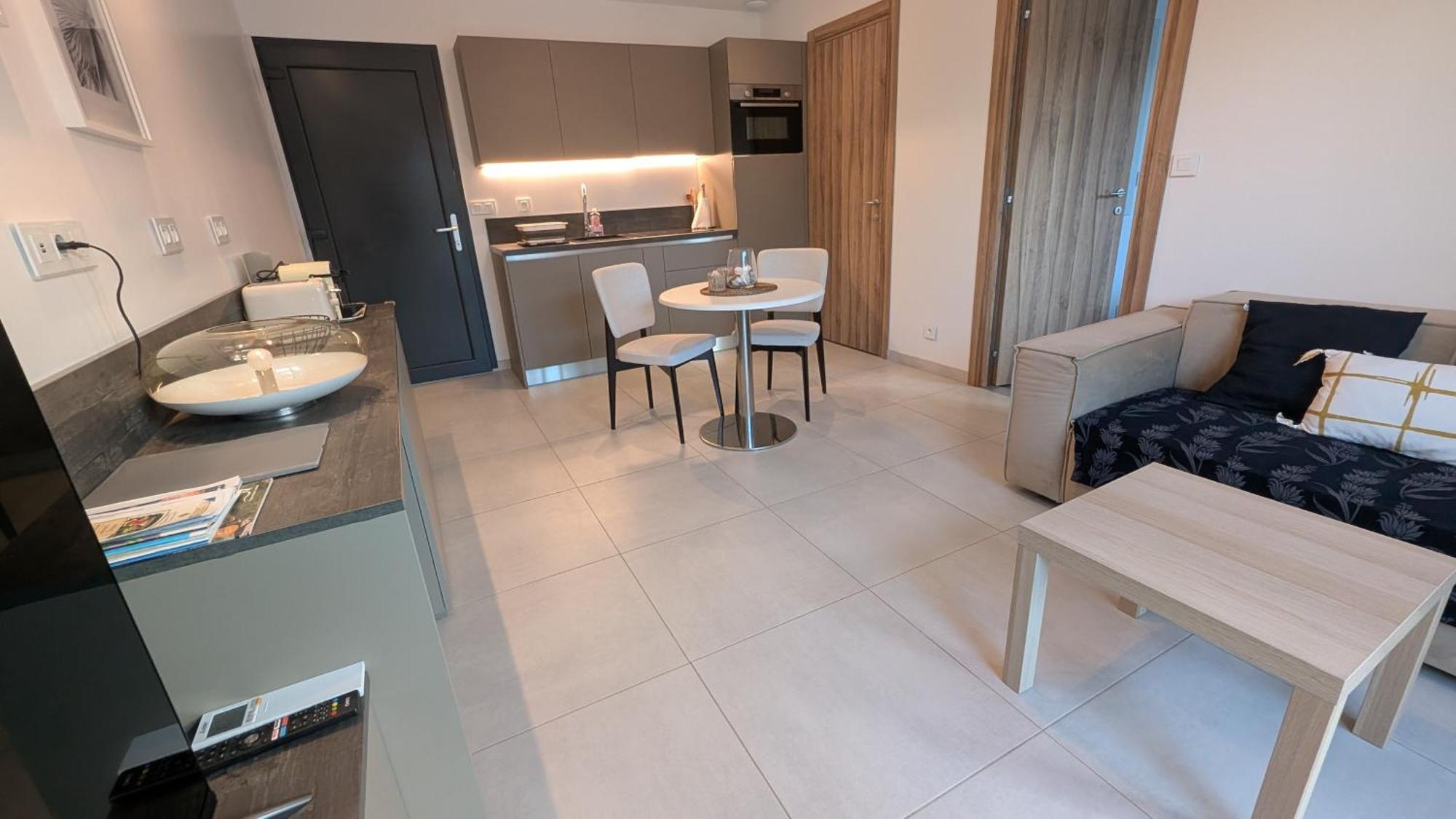 Appartement Luxe Avec Piscine Chauffee & Jacuzzi Prive - Cote D'Azur Рокфор-ле-Пен Экстерьер фото